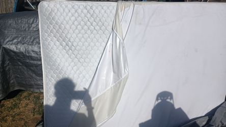 Full size mattress