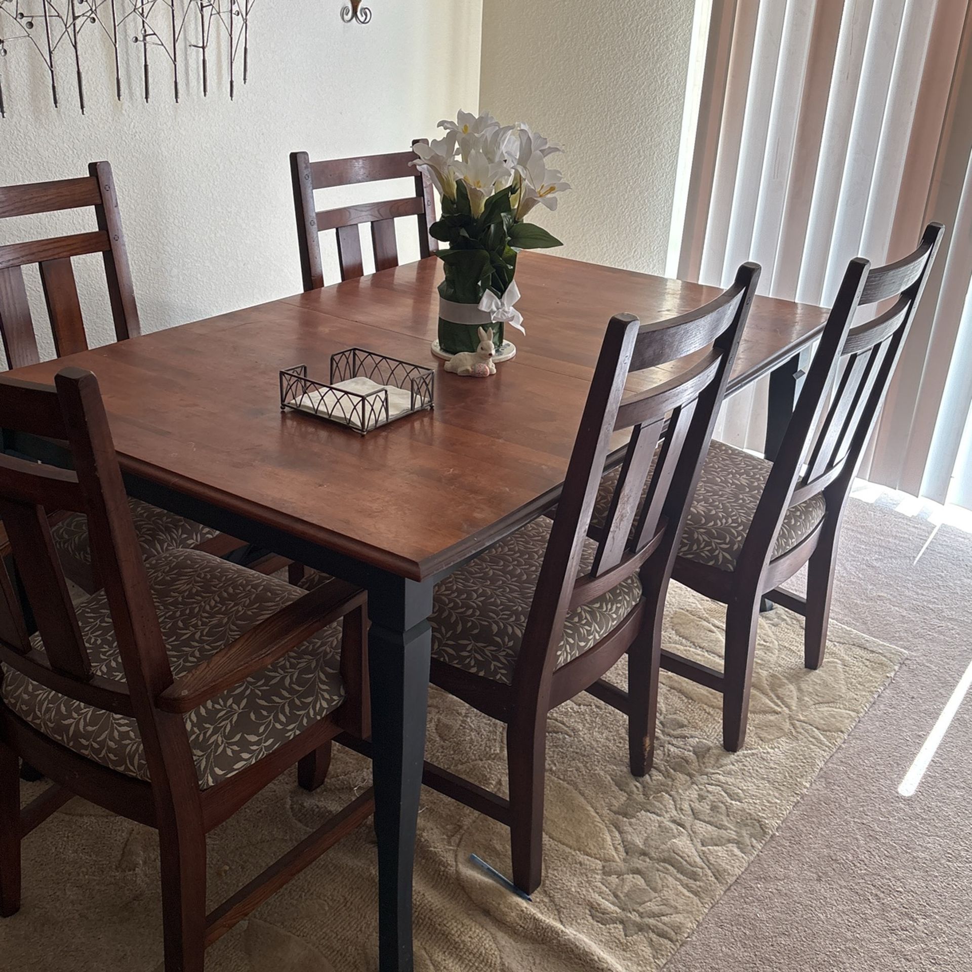 Dining table set