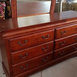 Long Dresser With Mirror 
