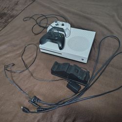 150 OBO ASAP Xbox 1 S 1Tb, 2 controllers+charger dock