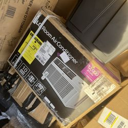 LG 12,000 BTU Smart Window Air Conditioner with Remote, LW1217ERSM