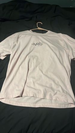 Saint shirt (pink) its just looks white