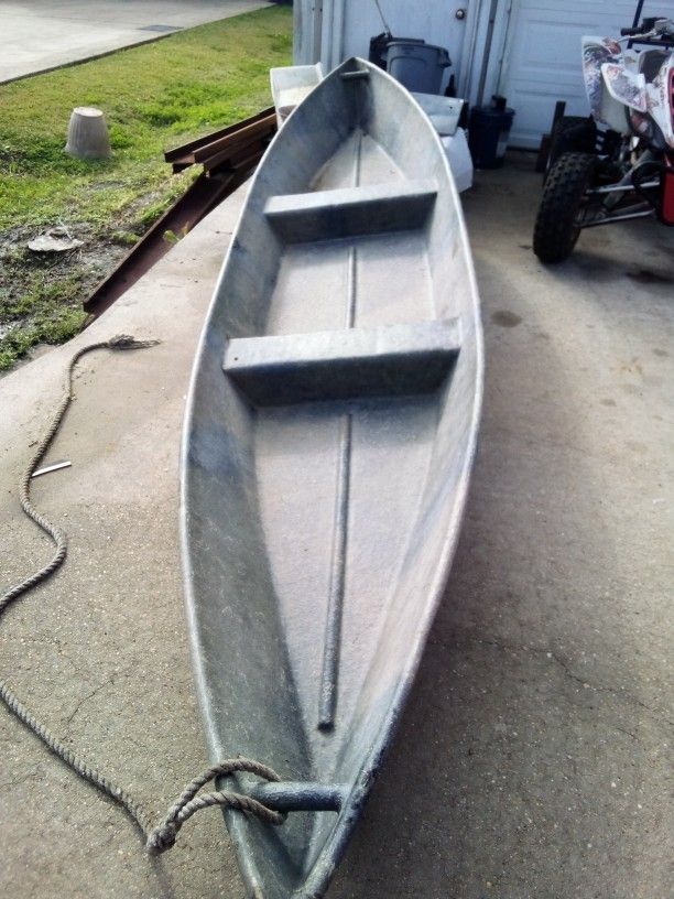16' Fiberglass Pirogue