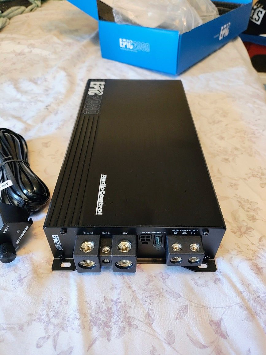 Epic 2000 Mono Block Amp. Whit Bass Remote Knob.Brand New In Box 
