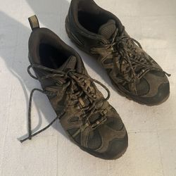 Men’s 11 Merrell Hiking Boots - Barely Worn 