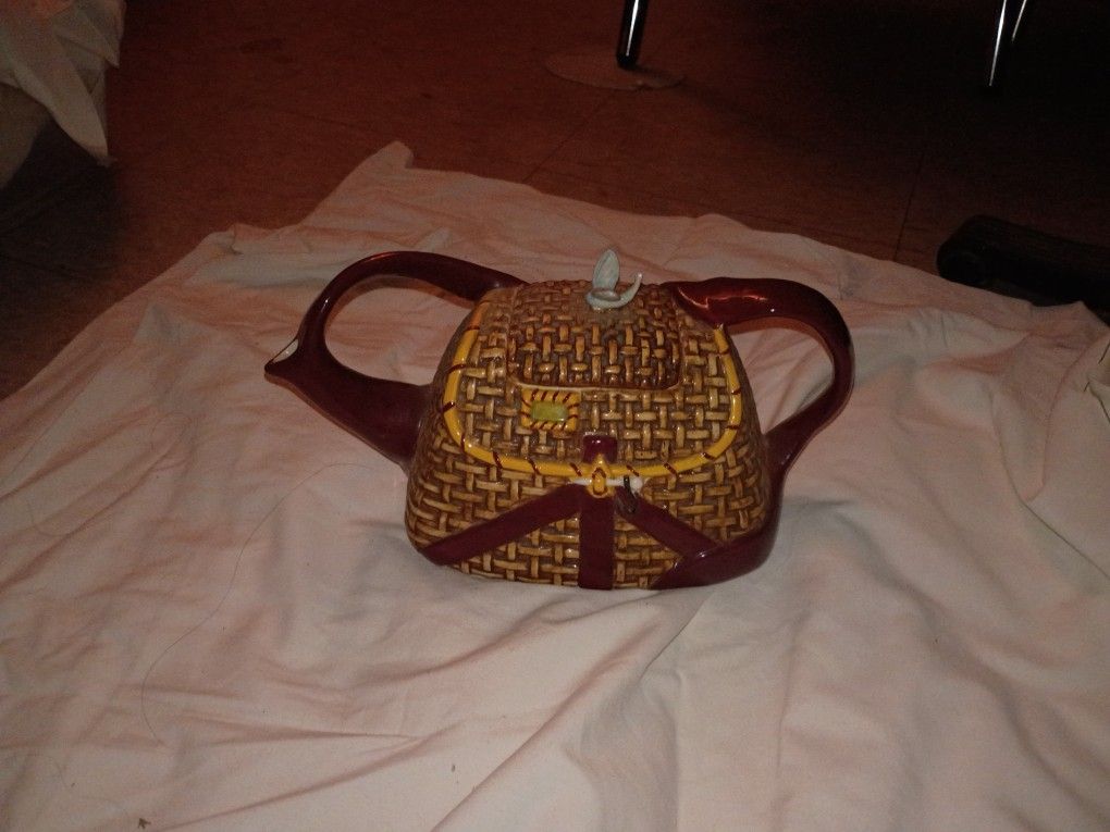 Vintage 1995 Richard Parrington Fishing Creel Teapot