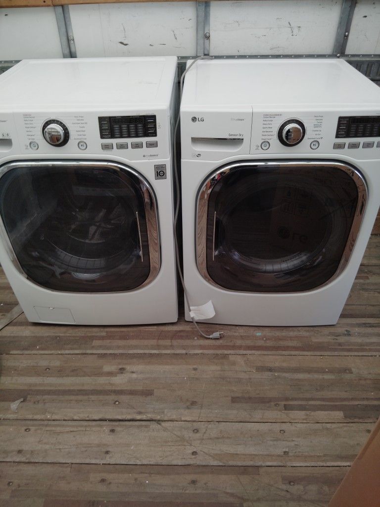 Gas Dryer and Washer  Free Delivery 
