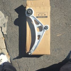 Nissan Murano Suspension Control Arm 2015-2018. OEM
