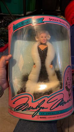 Marilyn Monroe collector doll Marilyn Monroe collector doll
