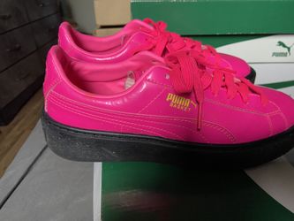 Pink And Black Puma’s