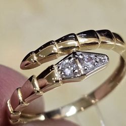 Gold And Diamond Ring 