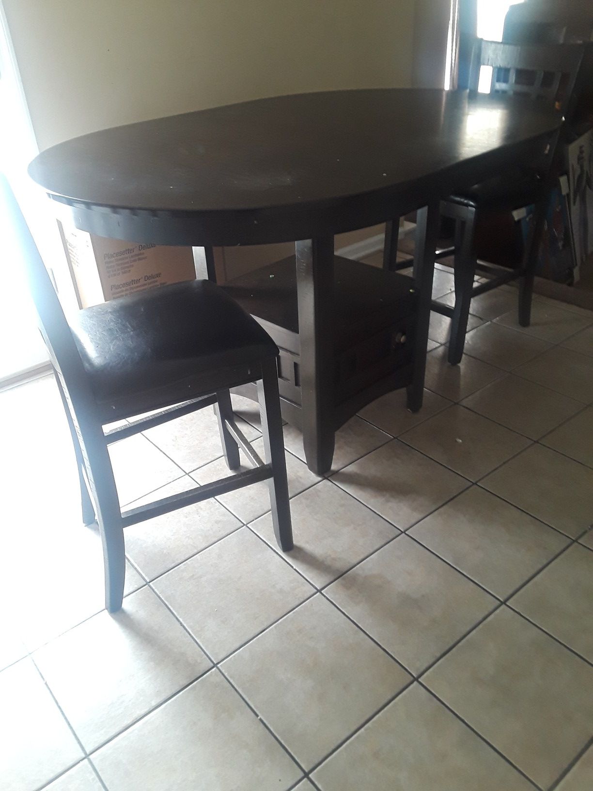 Oval 60 in Pub dining table with 3 cushioned bar stools