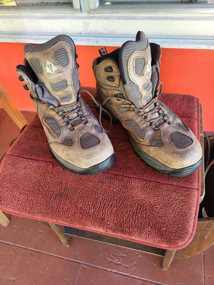 Vasquez Hiking Boots