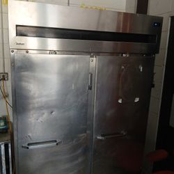 Reach In Cooler 