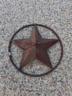 Rustic Metal Star Wall Decor with Ring