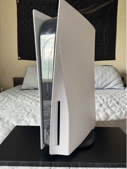 PlayStation 5 Disc Edition – Like New