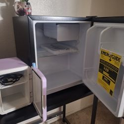 2 Brand New Mini Fridges ✨️  Paid 150$ Walmart 