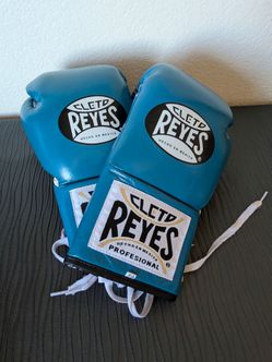 Cleto Reyes Professional Boxing Gloves Electric Blue 10oz