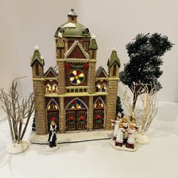 🚨 St Nicholas Square 00214 The Village Collection Christmas Dome Church Vintage