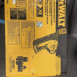 Dewalt #15 Nailer gun Kit 