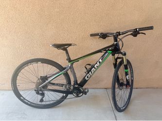Giant XTC Composite 29er Carbon Hardtail – Medium – Fox Fork – Shimano XT