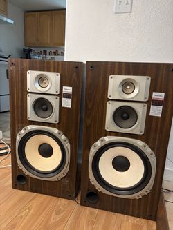 Vintage technics speakers