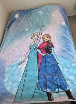 DISNEY FROZEN ELSA AND ANNA REVERSABLE TWIN SIZE  GOOD CONDITION  /  PLUS 3×DISNEY BLANKET WITH ELSA 1 PILLOW