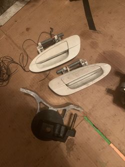 Door handle / motor support