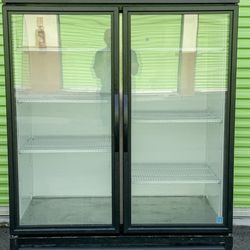 TRUE - Commercial Refrigerator 