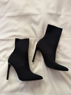 STEVE MADDEN Black Knit Sock Boots 7.5M Stiletto Heel