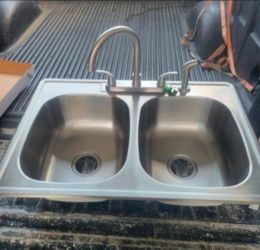 New! Kitchen Sink and Faucet Combo 33x22x6