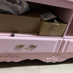 Vintage dresser w/ drawers & open comparents 