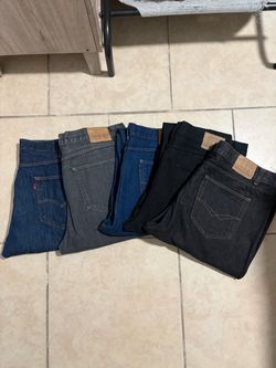 1 LEVIS AND 4 KNO-BETTA