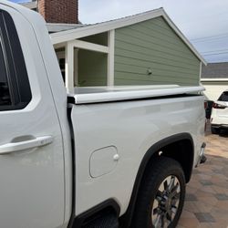 Bed Hardcover. For Chevy HD 2500 Gmc. Bed Size 6 Feet 10 Inches.