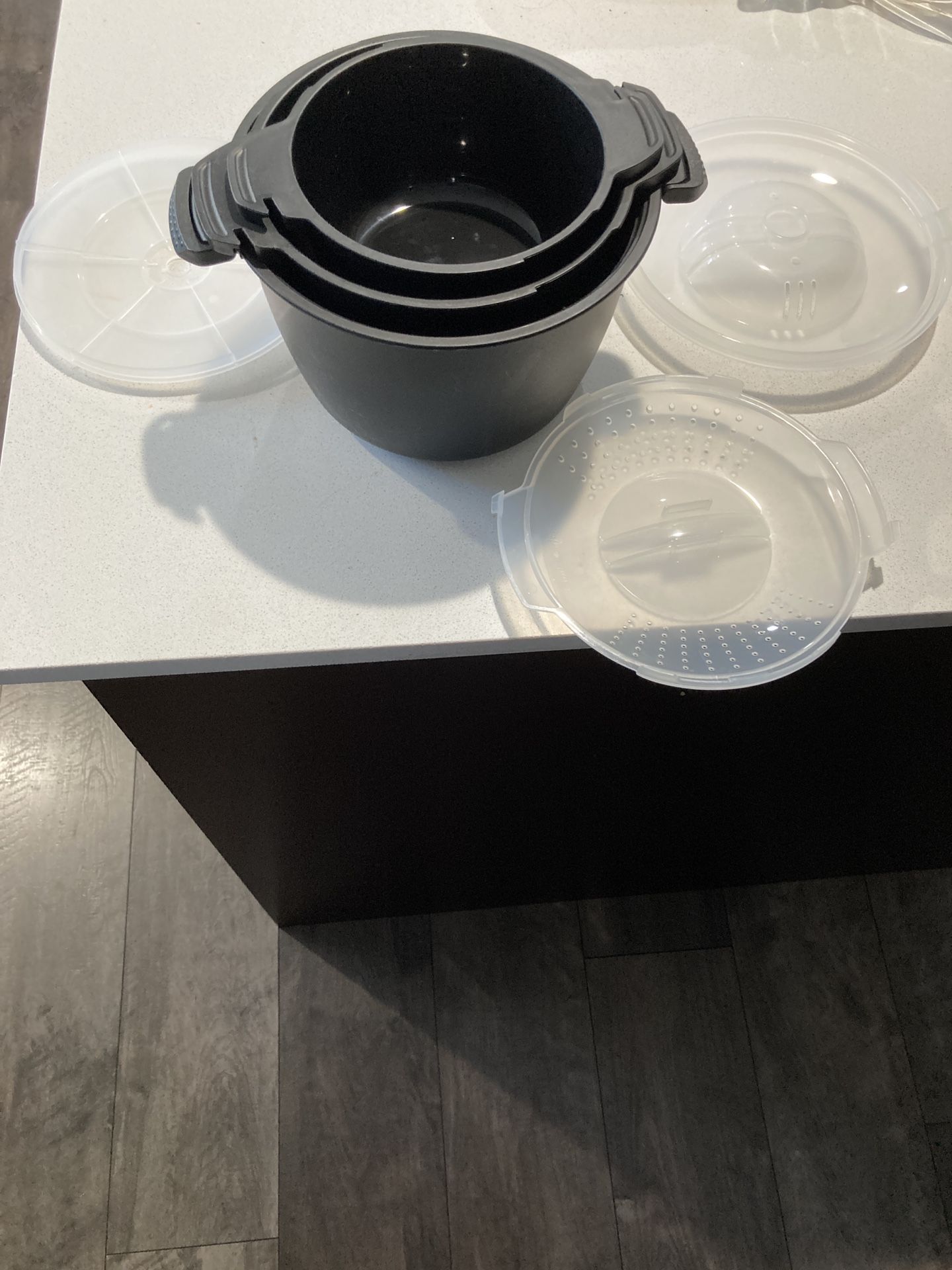 New Pampered Chef Micro-Cooker Set