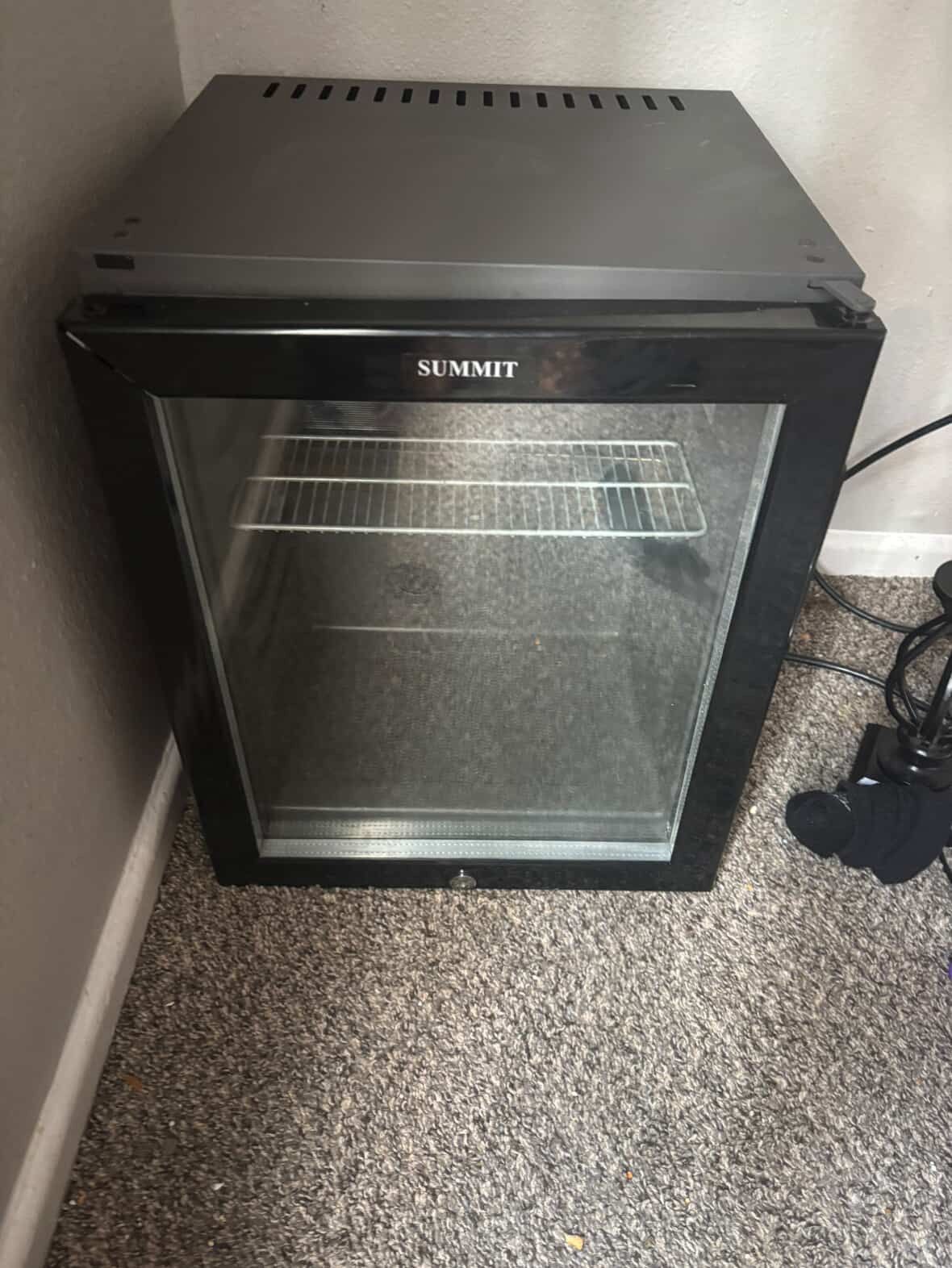 Mini Fridge (read Description)