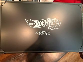 Hot Wheels RC Cybertruck