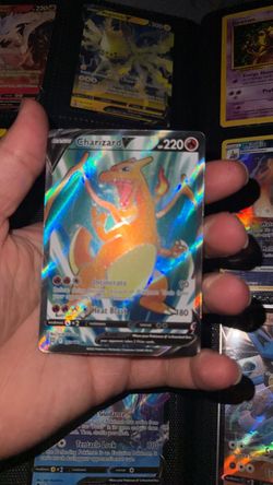 Charizard V Holo Pokémon Card 220 HP