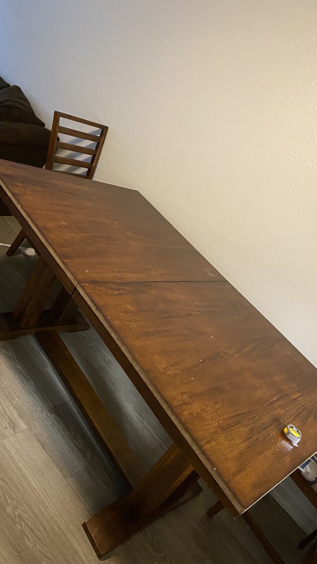 Retractable Brown kitchen Table good condition!