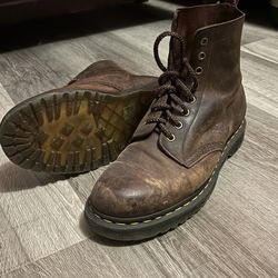 Brown doc martens 10