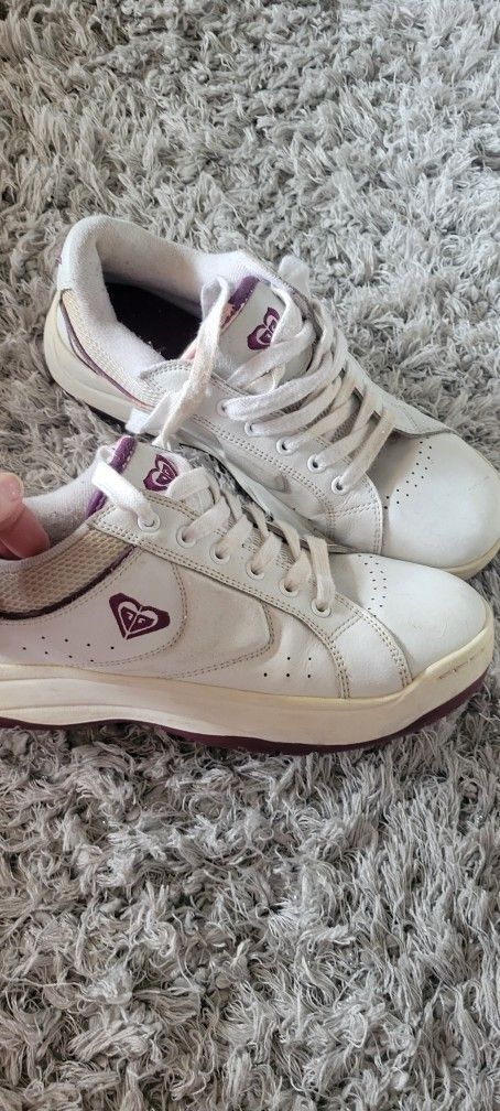 Woman's Sport Shoes.. Roxy Size 10