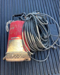 Submersible pump