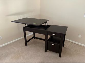 Standing desk