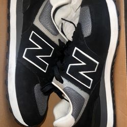 New balance shoes size 9.5 no insoles 9.5/10 condition 60 