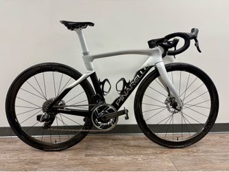 Pinarello Dogma F Road Bike silver/Black  Disc Brake size 52.5 Sram Red 12 speed