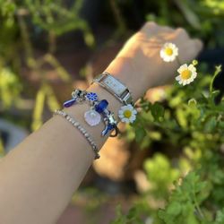 Bracelet With Cute Charms (3)