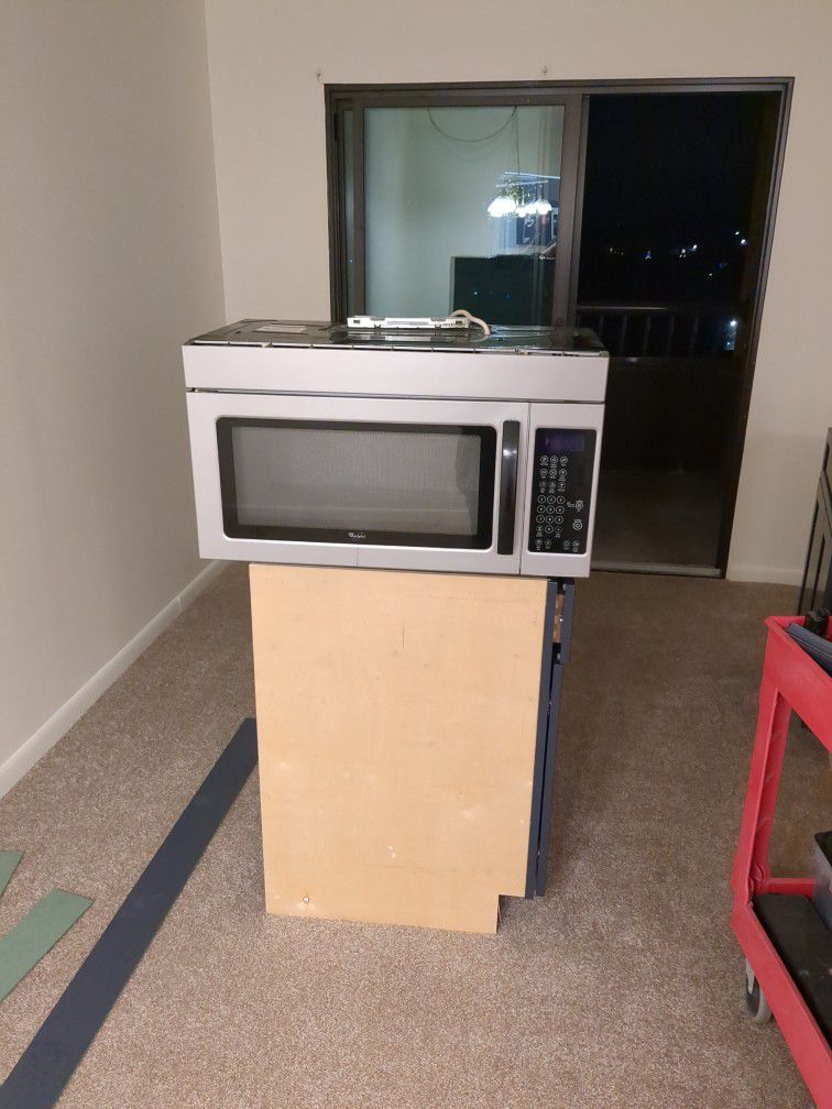 Whirlpool Under Cabinet Mount Microwave 