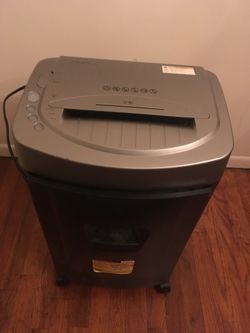 Royal MC 14 MX Paper shedder works great !!