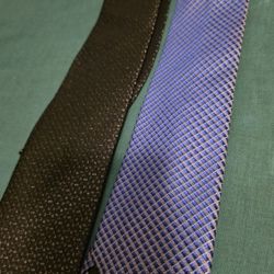 2 Mens Ties