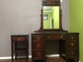 Antique Bedroom Furniture